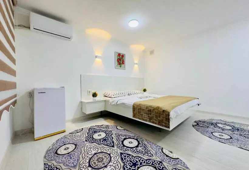 カプセルホテル Abs Guest House Osh