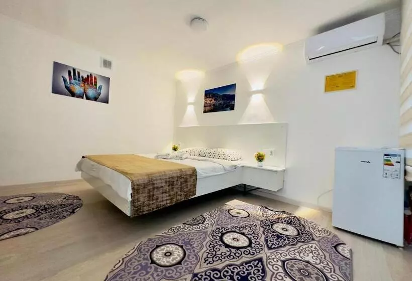 カプセルホテル Abs Guest House Osh