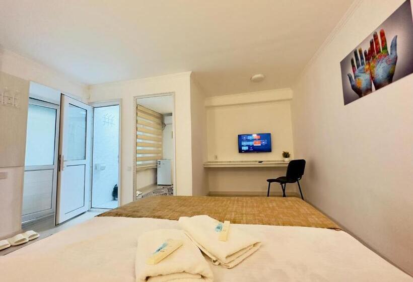 هتل کپسول Abs Guest House Osh