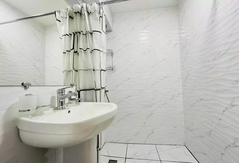 カプセルホテル Abs Guest House Osh