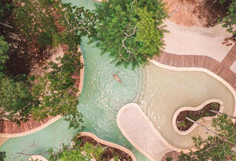 ホテル Oriundo Luxury Nature Villas