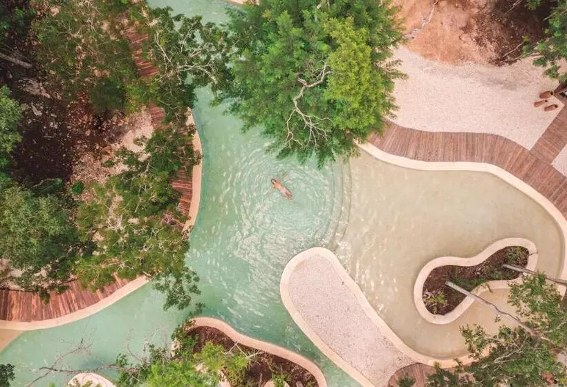 Hotelli Oriundo Luxury Nature Villas