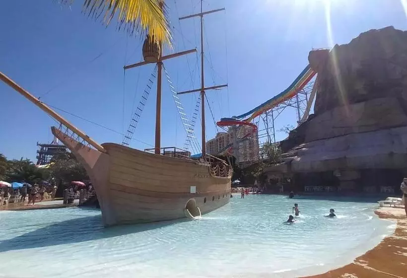 ホテル Spazzio Diroma Acqua E Splash Caldas Novas, Gratis Park