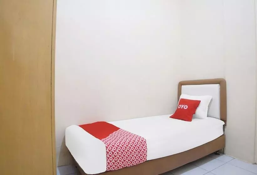 ホテル Spot On 91977 Kost Ketapang Syariah