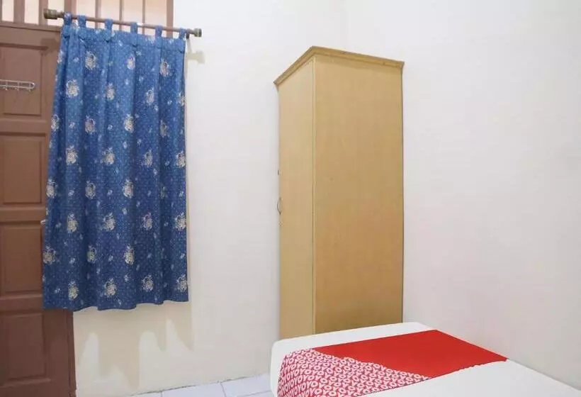 ホテル Spot On 91977 Kost Ketapang Syariah