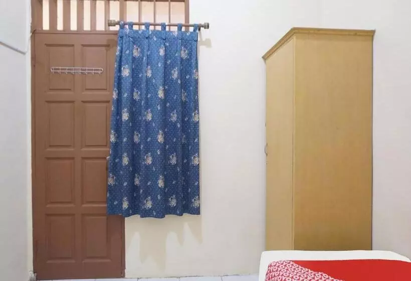 ホテル Spot On 91977 Kost Ketapang Syariah