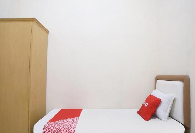 酒店 Spot On 91977 Kost Ketapang Syariah