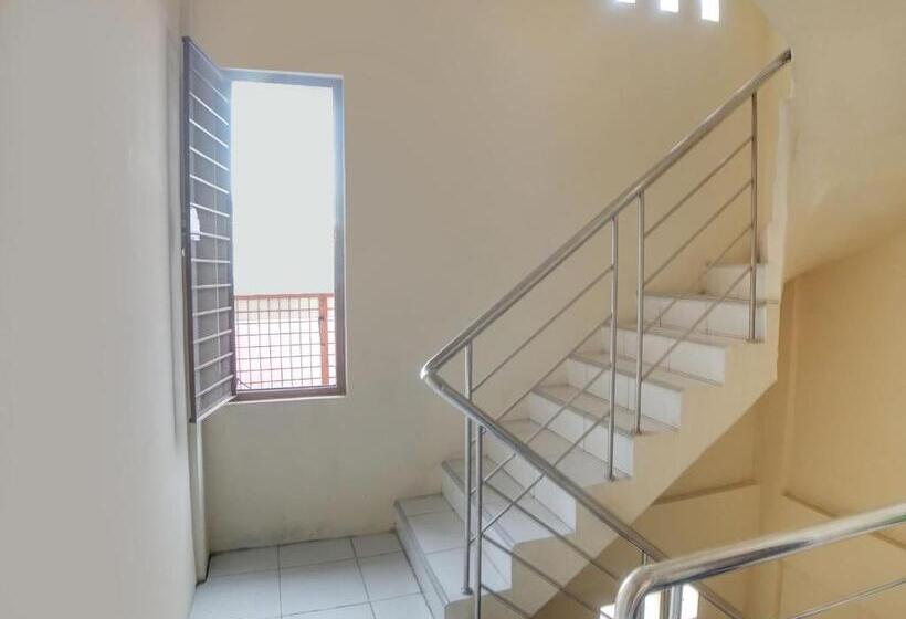 酒店 Spot On 91977 Kost Ketapang Syariah