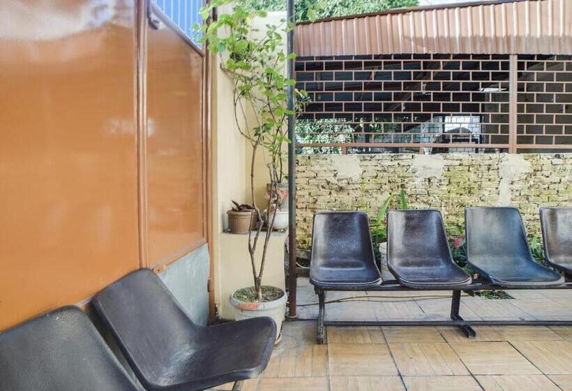 酒店 Spot On 91977 Kost Ketapang Syariah