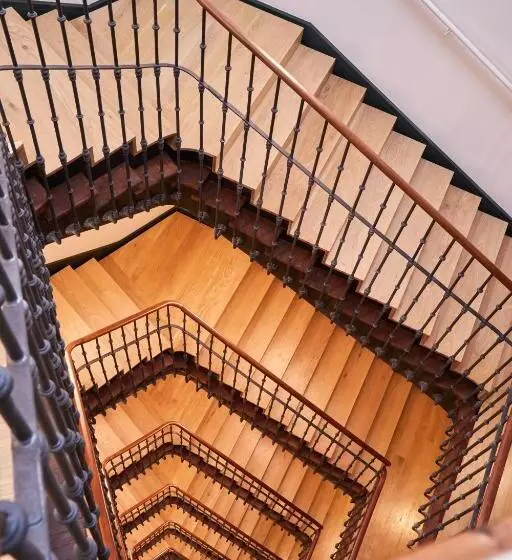 Latroupe Prado Hostel