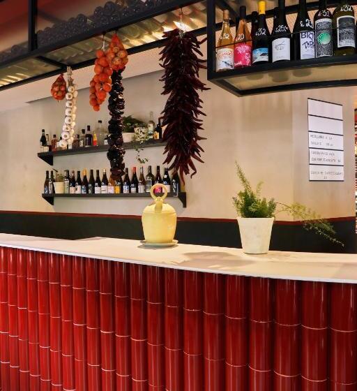 Latroupe Prado Hostel