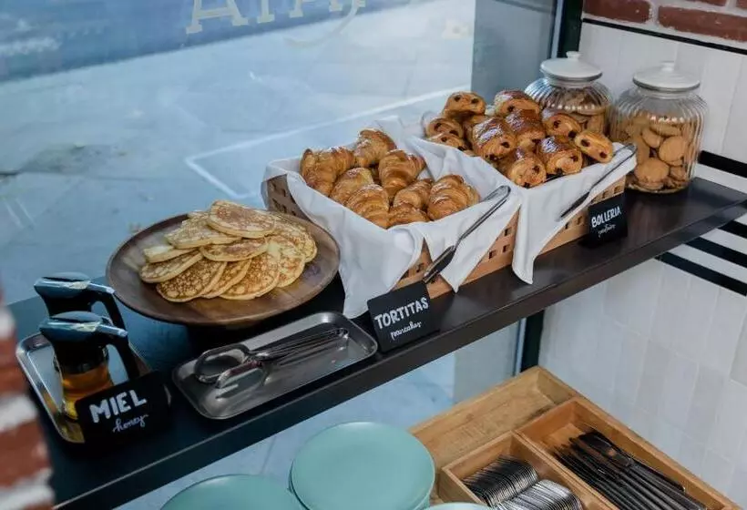 Latroupe Prado Hostel