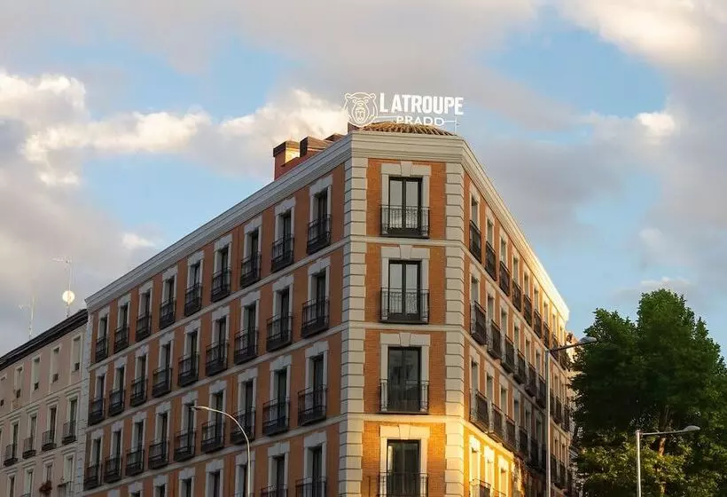 Latroupe Prado Hostel