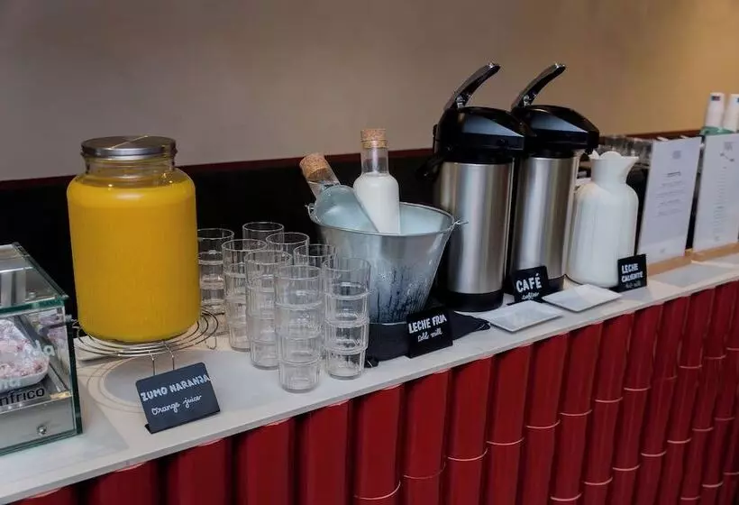 Latroupe Prado Hostel
