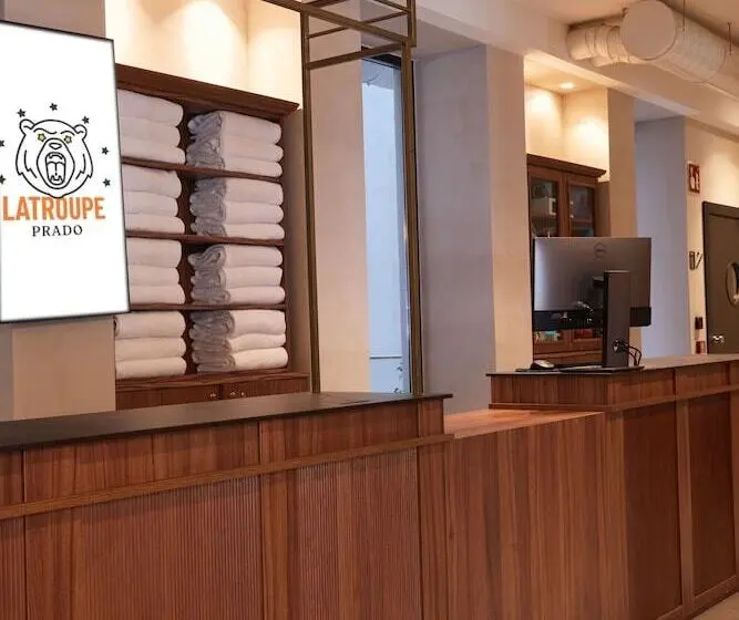 Latroupe Prado Hostel