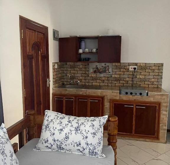 Milalana Guest Hotel & Residences