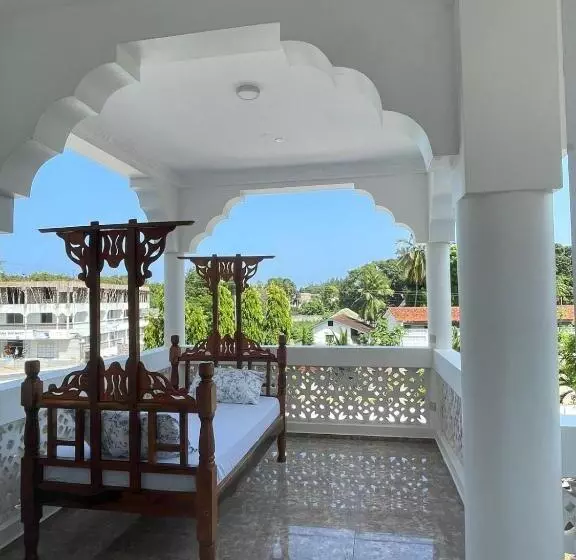 Milalana Guest Hotel & Residences