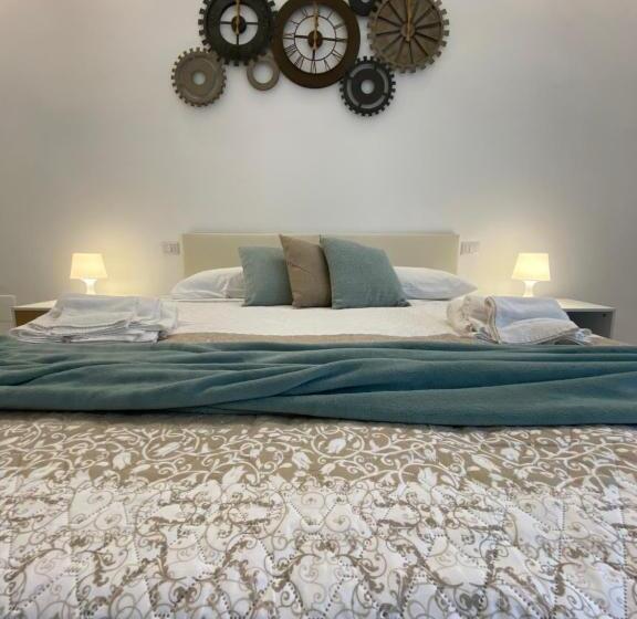 پانسیون Cavour 221   Central Station