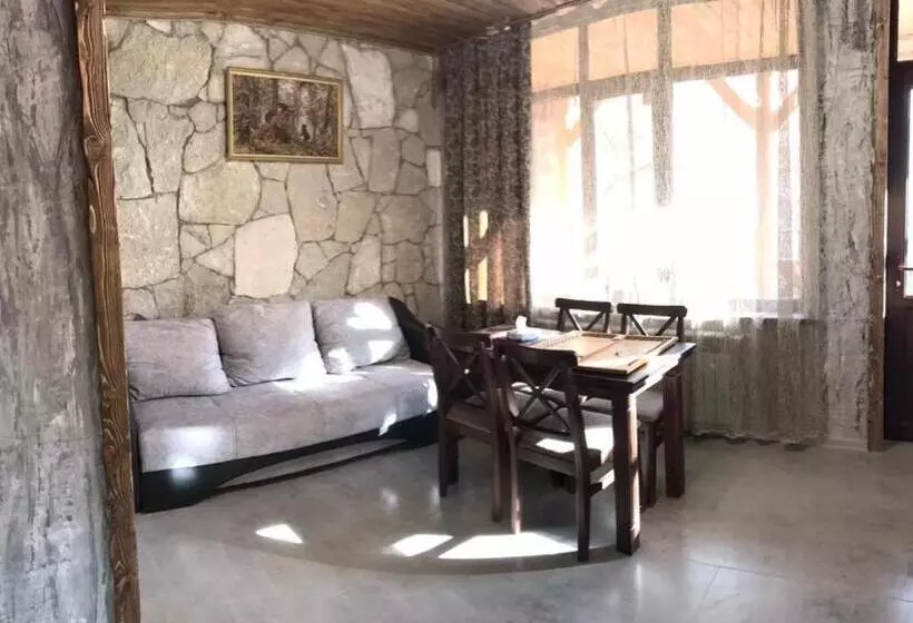 ペンション Guest House In Dilijan Haghartsin