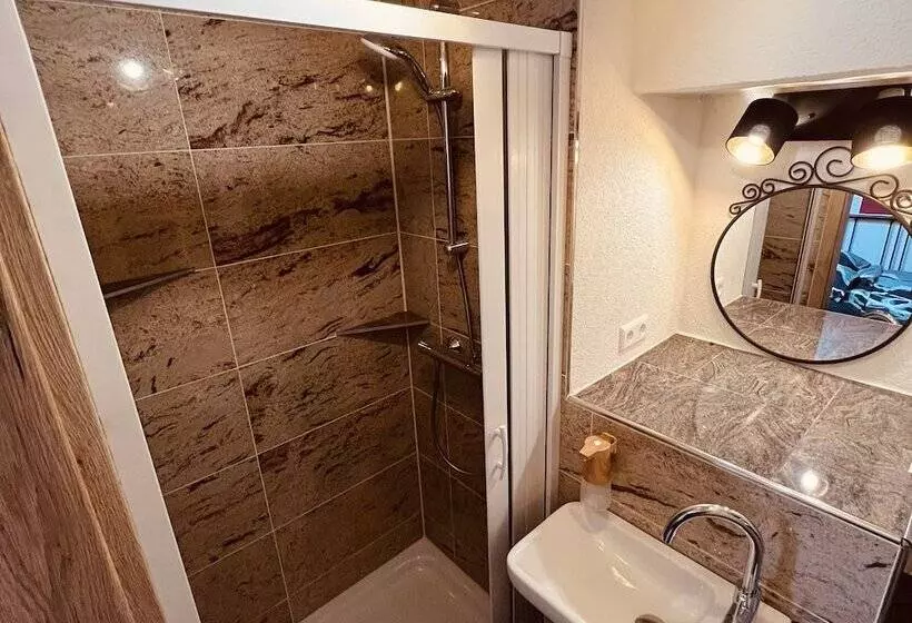 Majatalo Rose Boardinghouse 24h 7d Self Check In Automat Volldigitalisiert Vollautomatisch