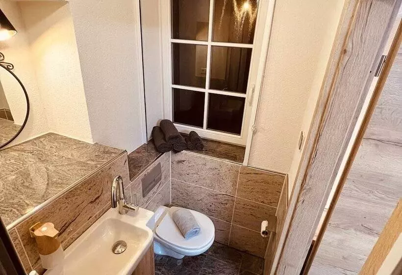 Majatalo Rose Boardinghouse 24h 7d Self Check In Automat Volldigitalisiert Vollautomatisch