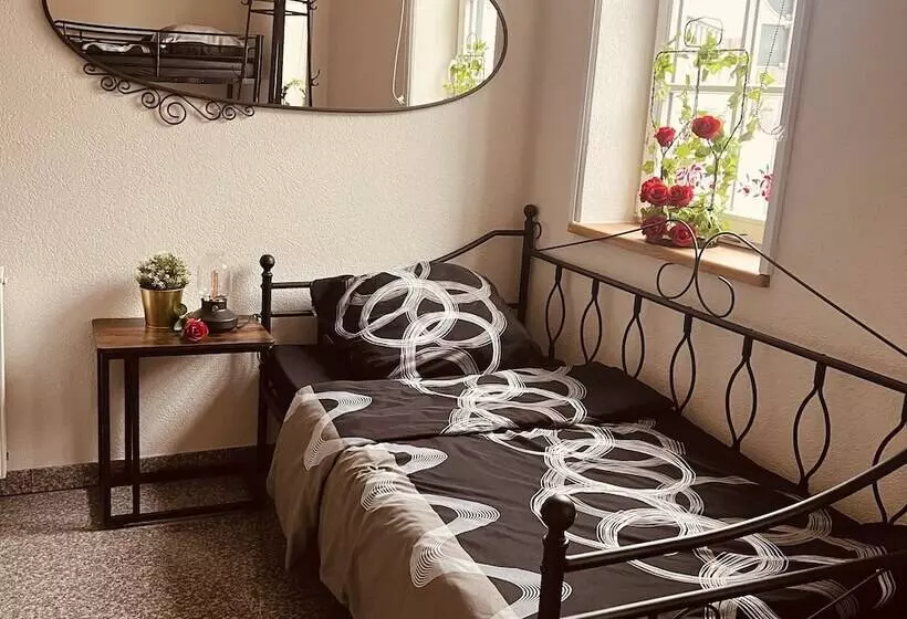 Majatalo Rose Boardinghouse 24h 7d Self Check In Automat Volldigitalisiert Vollautomatisch