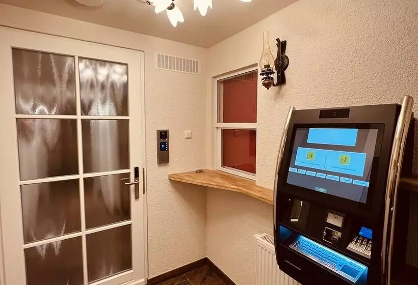 Majatalo Rose Boardinghouse 24h 7d Self Check In Automat Volldigitalisiert Vollautomatisch