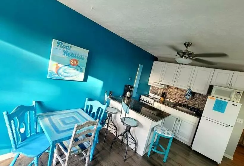 Searenity, Waterside Studio In The Heart Of Treasure Island, Walk To Beach