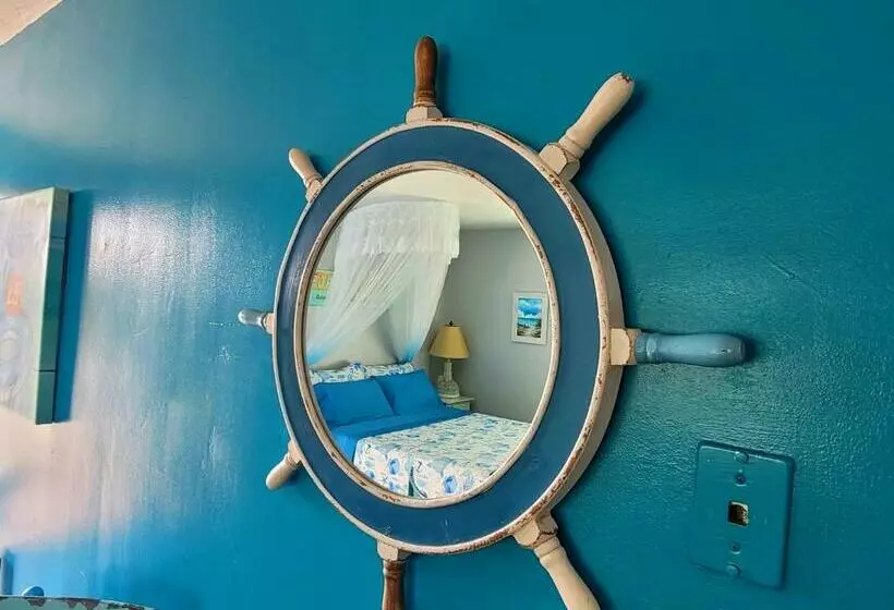 Searenity, Waterside Studio In The Heart Of Treasure Island, Walk To Beach