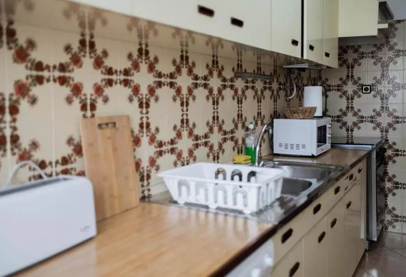 Retkeilymaja Baleal Surf Emotions