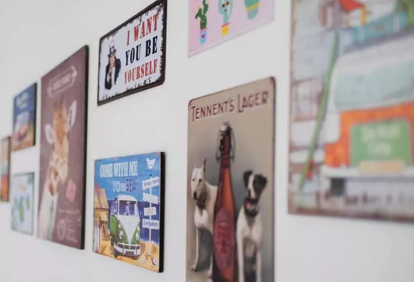 Retkeilymaja Baleal Surf Emotions