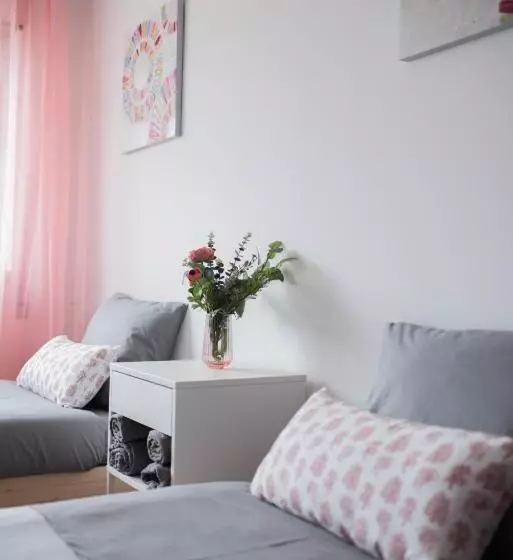 Retkeilymaja Baleal Surf Emotions