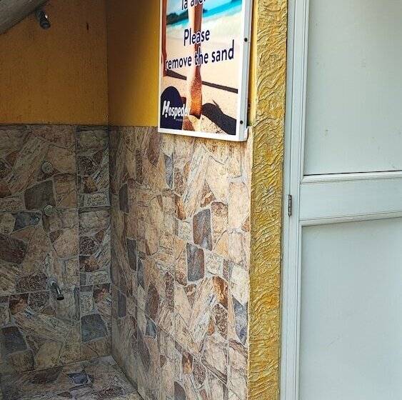 הוסטל Hospedar Frente Al Aeropuerto