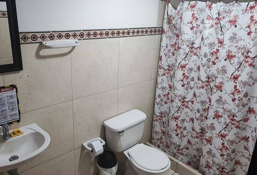 הוסטל Hospedar Frente Al Aeropuerto