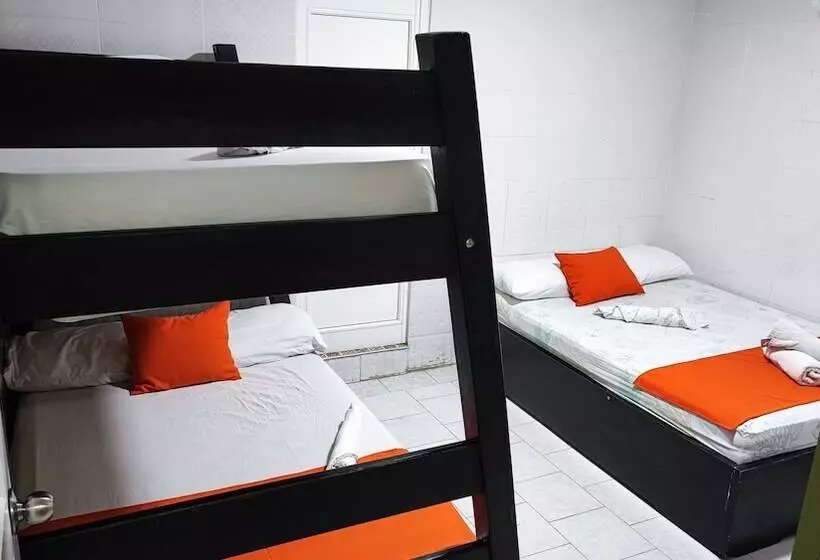 هاستل Hospedar Frente Al Aeropuerto