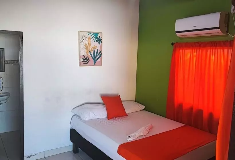 هاستل Hospedar Frente Al Aeropuerto