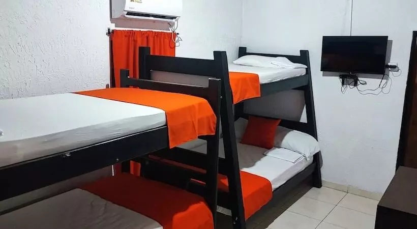 هاستل Hospedar Frente Al Aeropuerto