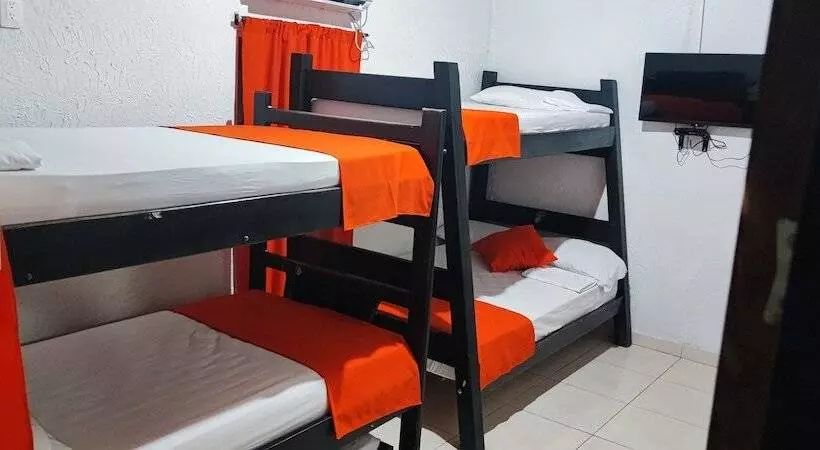 هاستل Hospedar Frente Al Aeropuerto