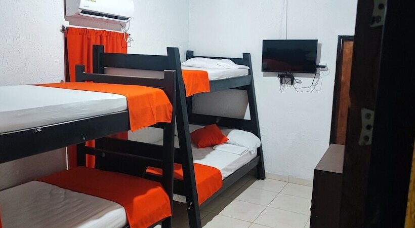 הוסטל Hospedar Frente Al Aeropuerto