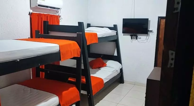 هاستل Hospedar Frente Al Aeropuerto