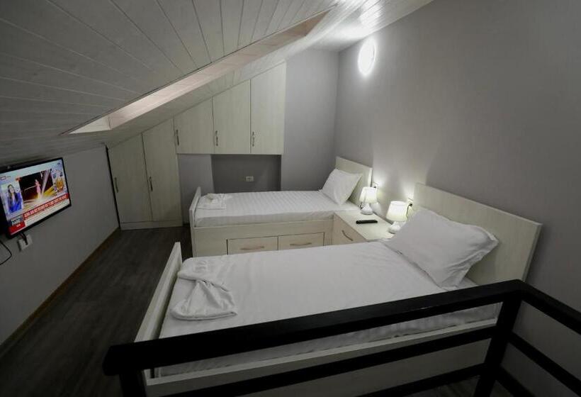 هاستل Old Town Inn