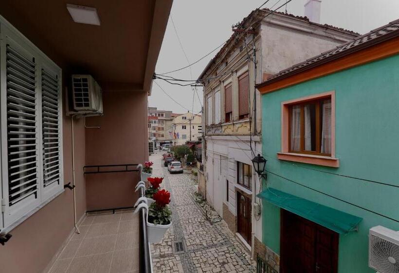 هاستل Old Town Inn