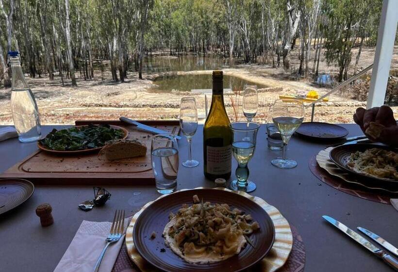 ベッドアンドブレックファースト Tocumwal Chocolate School