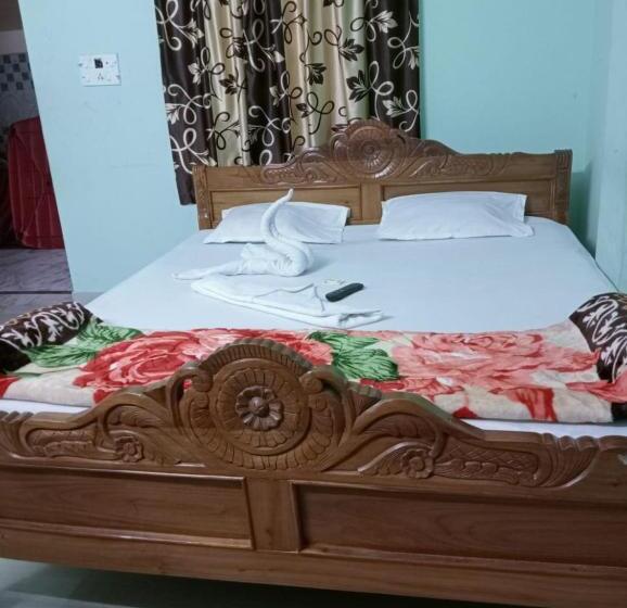 Hotel Goroomgo Chemistrica Digha