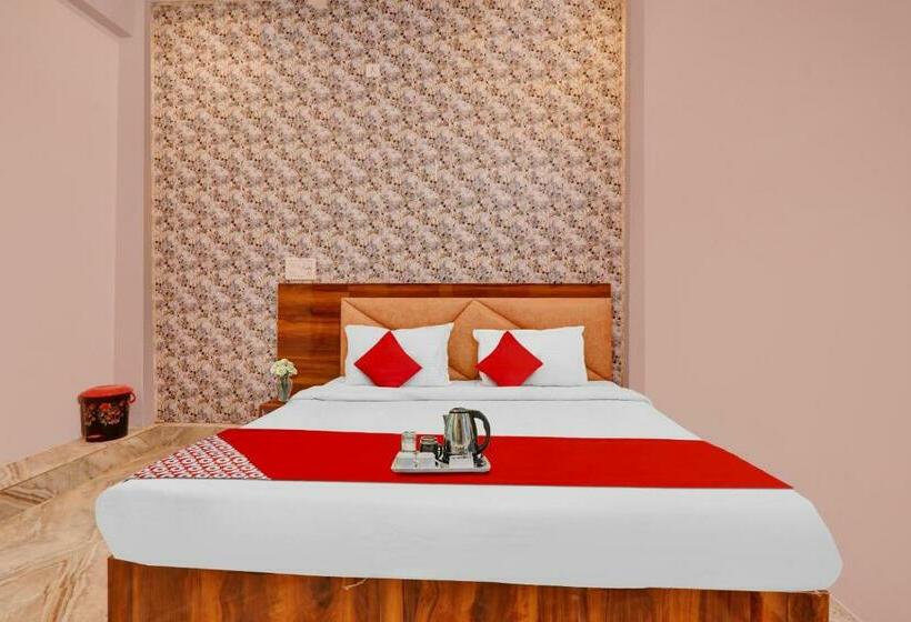 בית מלון כפרי Oyo Flagship 70374  C R K Inn