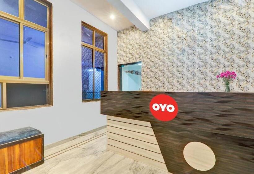 בית מלון כפרי Oyo Flagship 70374  C R K Inn