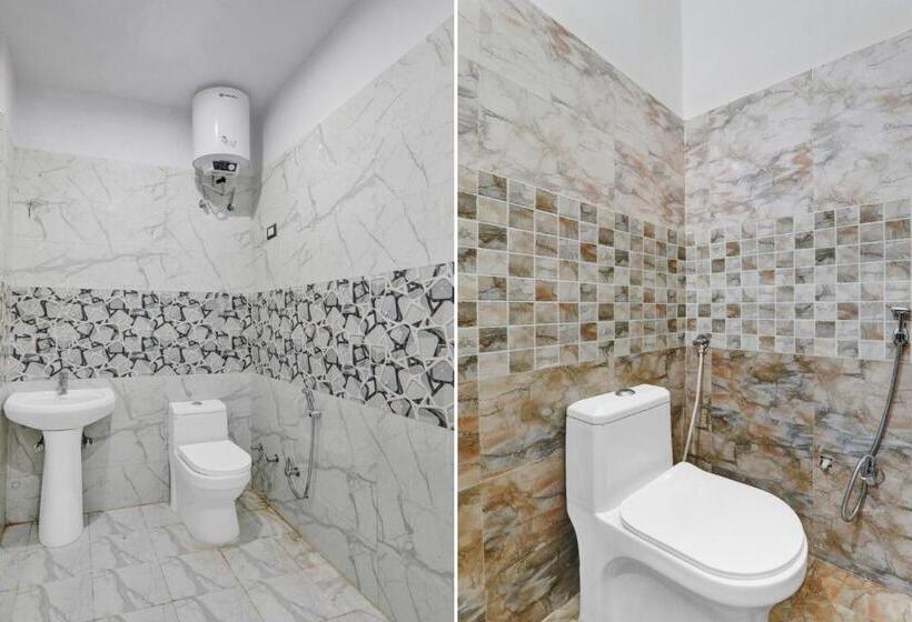 בית מלון כפרי Oyo Flagship 70374  C R K Inn