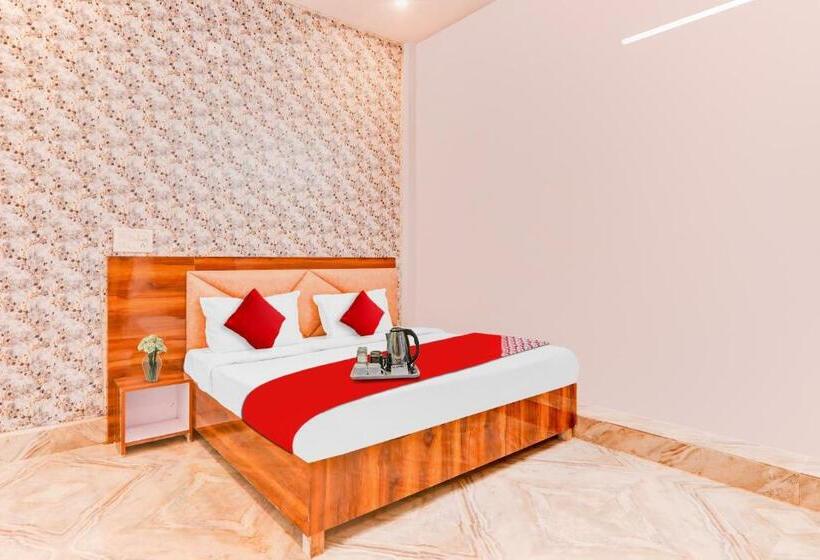 בית מלון כפרי Oyo Flagship 70374  C R K Inn