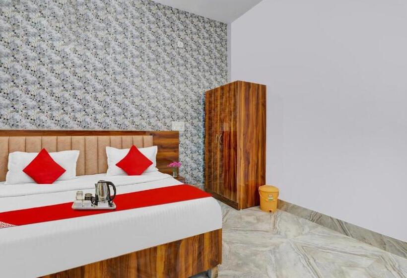 בית מלון כפרי Oyo Flagship 70374  C R K Inn