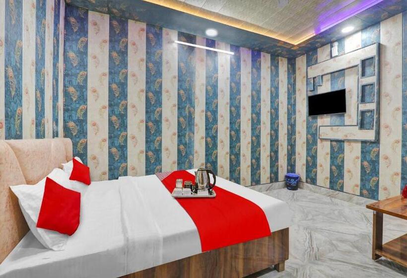 בית מלון כפרי Oyo Flagship 70374  C R K Inn